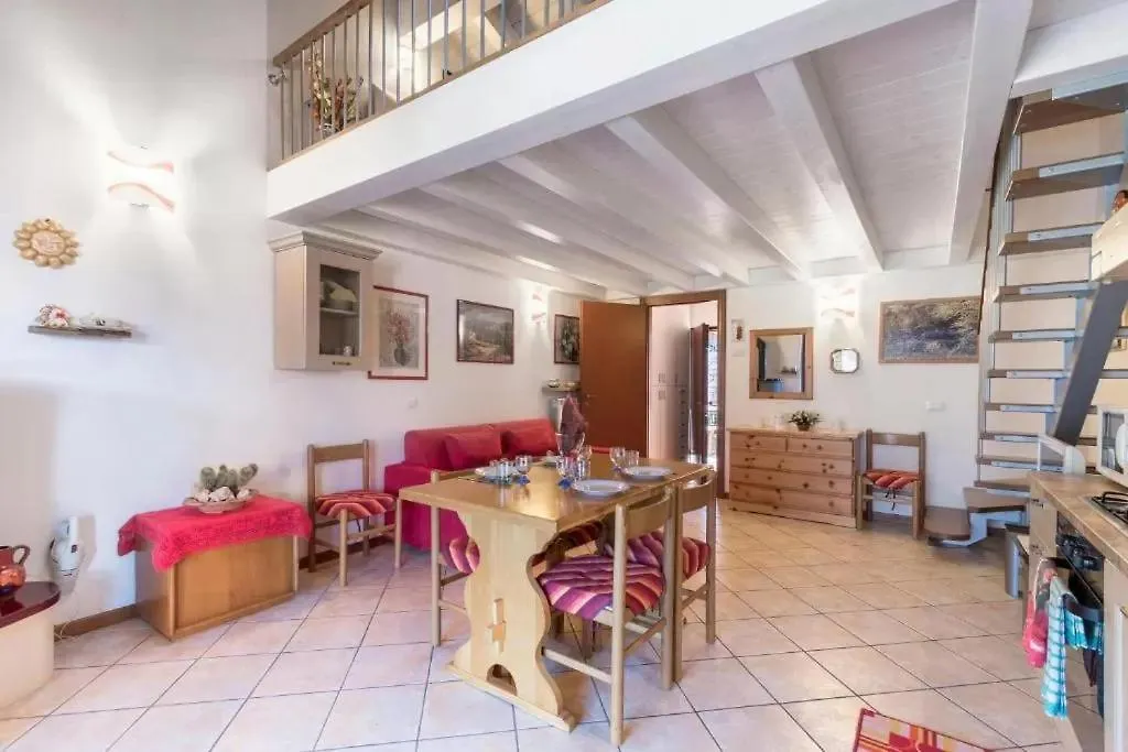 Casa Vacanze Rosalba Ferrara di Monte Baldo 0*,